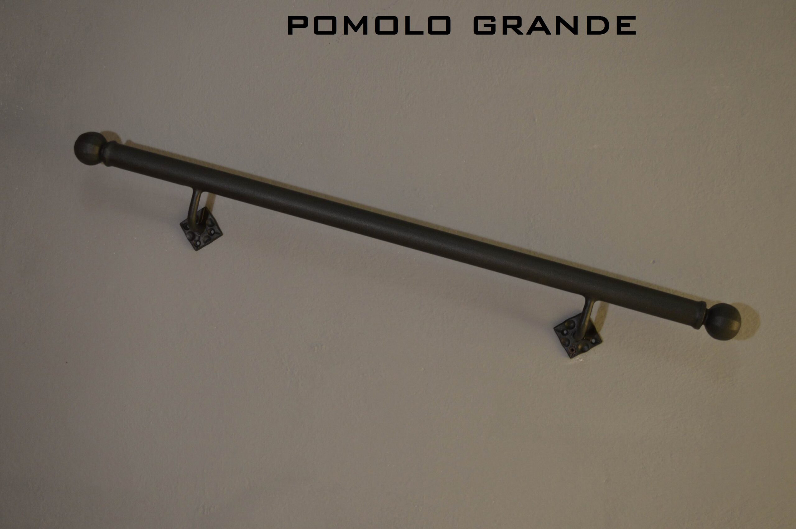 Corrimano con "Pomolo" sezione tubolare mm. 35